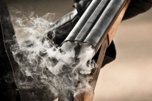 15 yaşlı qız özünü güllələdi