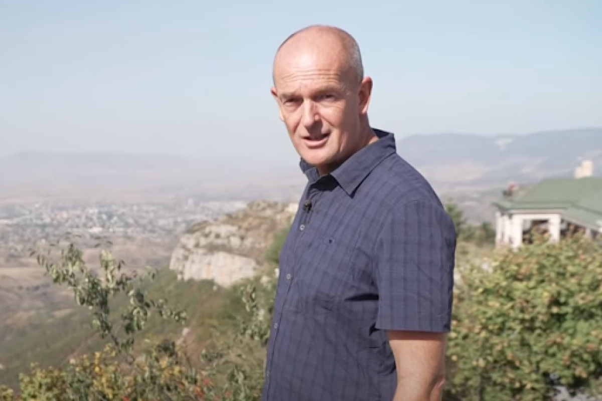 “Əl Cəzirə”də azad edilmiş ərazilər barədə reportaj yayımlandı - VİDEO 1 carlz stratford