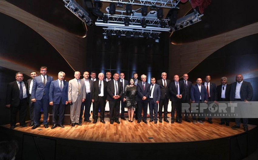 Azərbaycan jurnalistlərinin VIII Qurultayı keçirildi - YENİLƏNİB