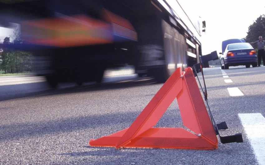 Gömrük Akademiyasının əməkdaşını və tələbəsini maşın vuraraq öldürdü