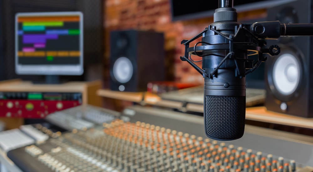 Radio yayımçısı lisenziyası üçün bu kanallar müraciət etdi 1 Radio yayımçısı lisenziyası üçün bu kanallar müraciət etdi