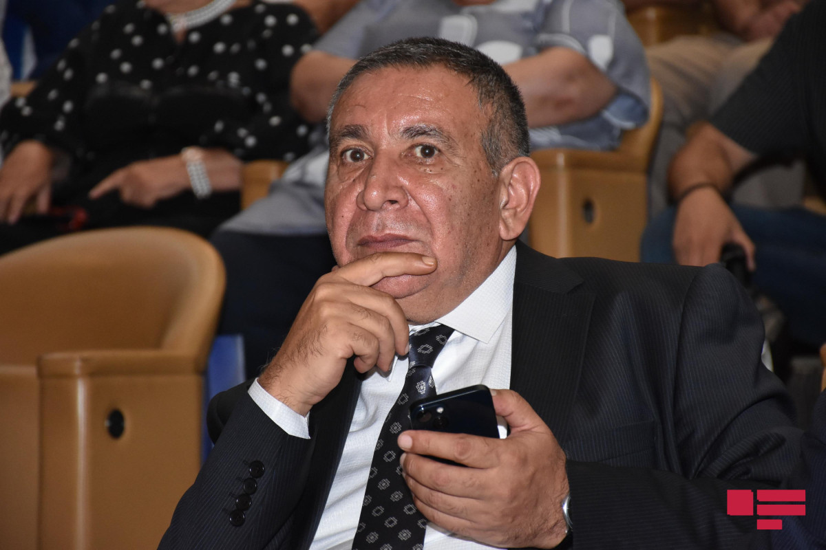 Rəşad Məcid: “Bu, hansı mənəvi əxlaqa sığır?!” 1 resad mecid ela 11