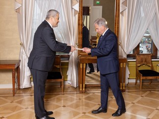 Azərbaycan səfiri Finlandiya prezidenti ilə görüşdü - FOTO