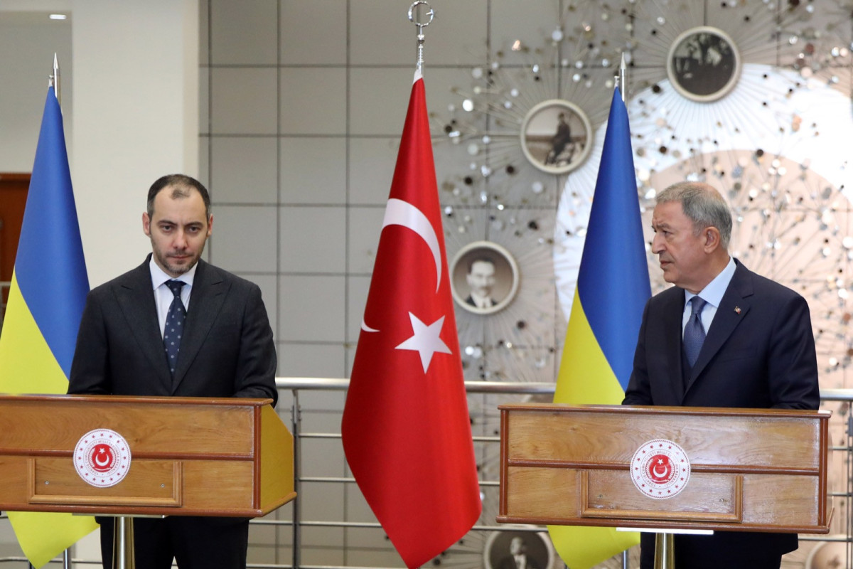 Hulusi Akar: “345 gəmi Ukrayna limanlarından 7 milyon 700 min ton taxıl daşıyıb”