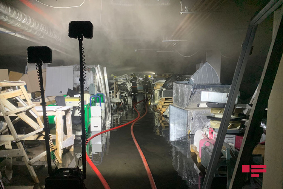 Bakı Sağlamlıq Mərkəzində yanğın başladı - pasiyentlər təxliyə edilib - FOTO - YENİLƏNİB-1