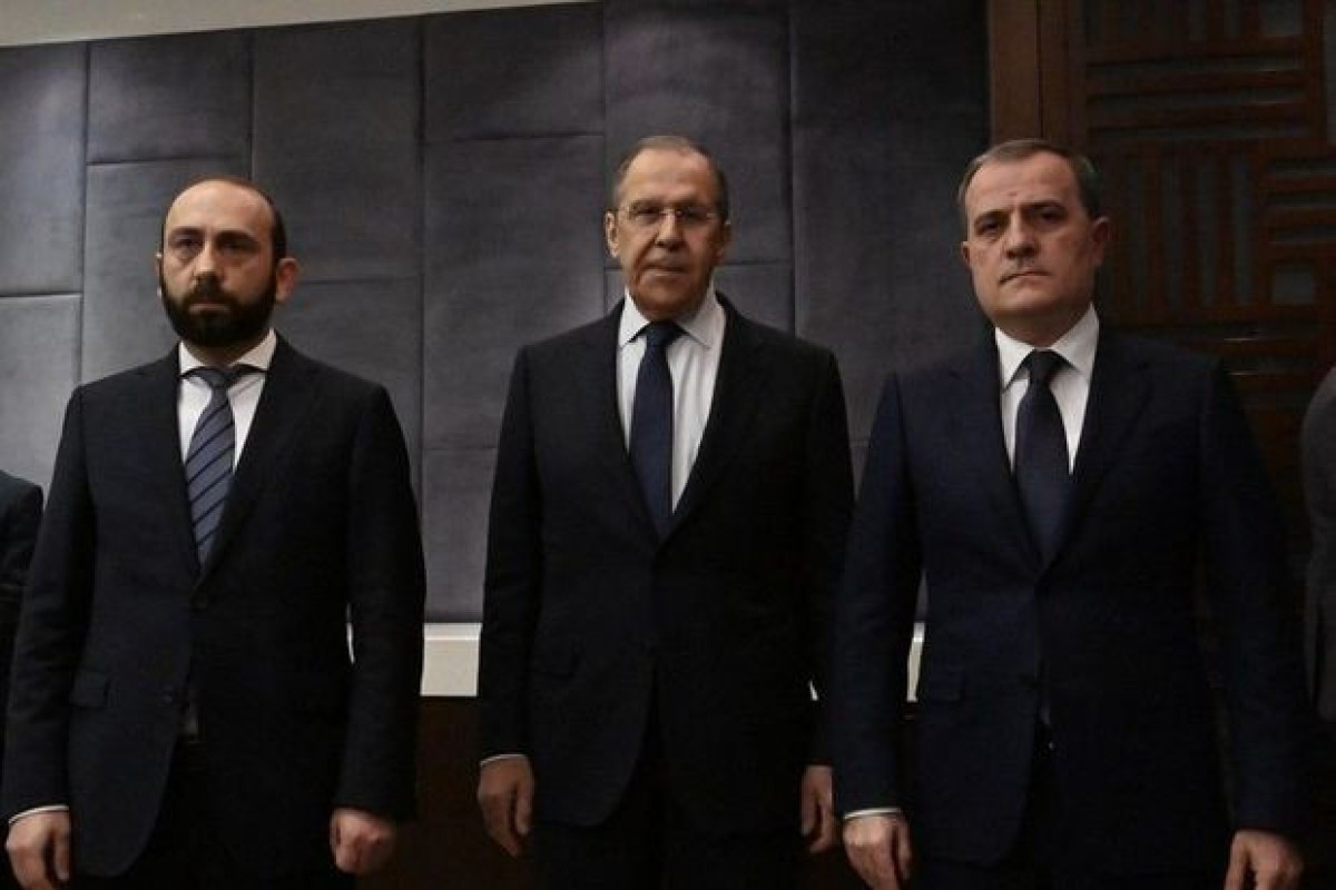 Prezidentlər görüşdüyü şəhərdə nazirlər də bir araya gəldi