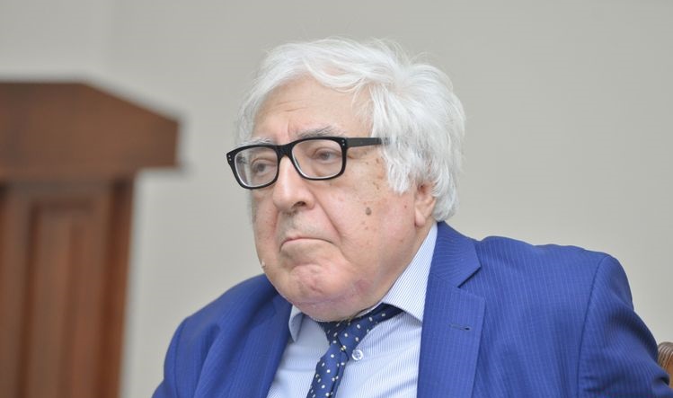 Anar üzvlük haqqını ödəməyənləri AYB-dən çıxaracaq