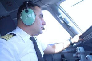 "Füzuli hava limanına da birinci uçuşu mən etmişəm" - Zəngilana uçan ilk mülki təyyarənin kapitanı