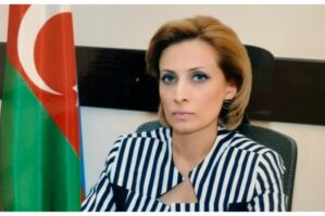 Şəhidlərin xatirəsi anılan zaman ayağa durmayan direktor cəzalandırıldı