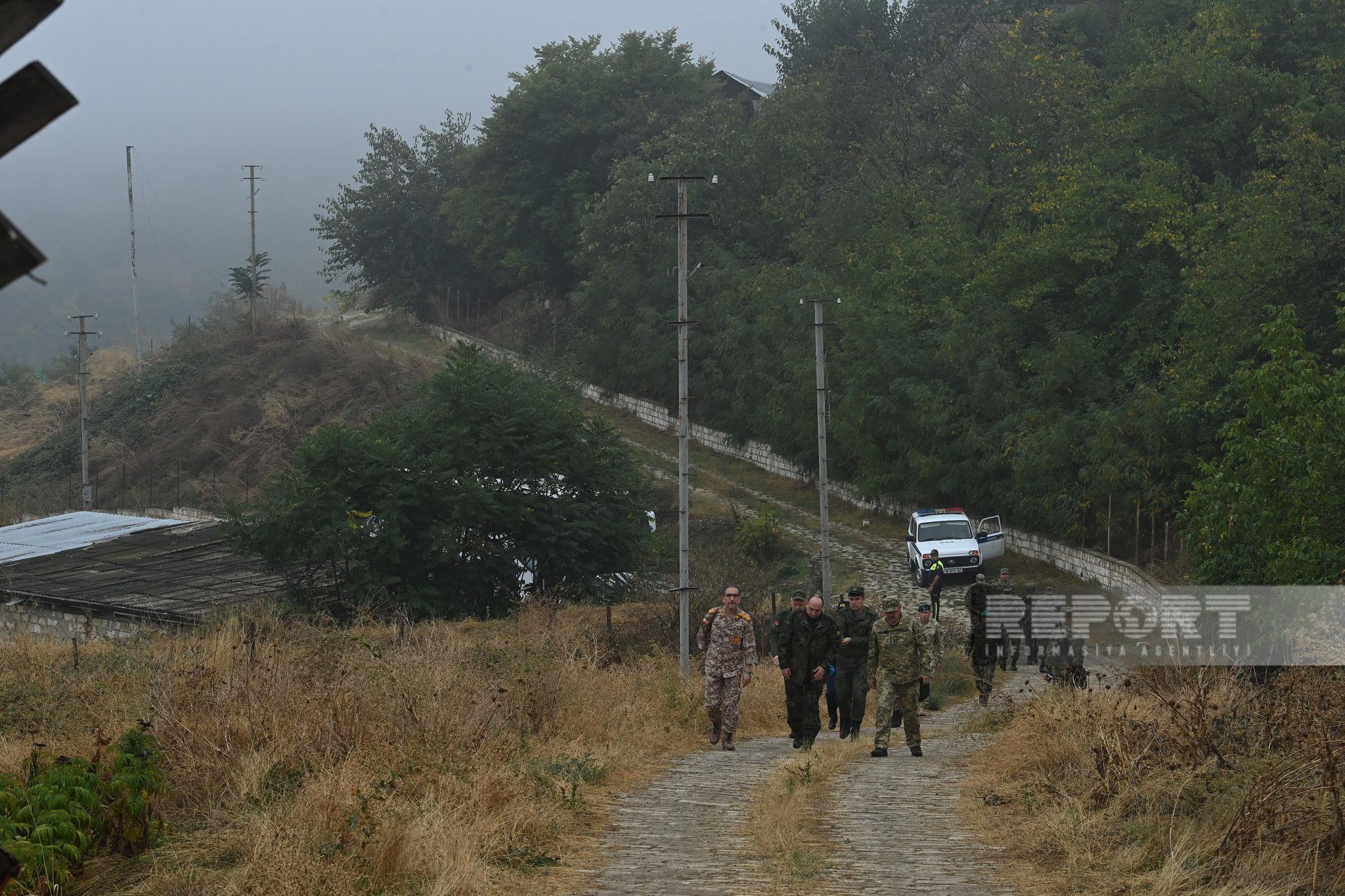 Hərbi attaşelər Edillidə aşkarlanan kütləvi məzarlığa baş çəkdilər - YENİLƏNİB