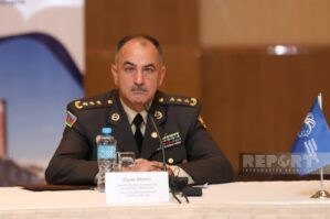 Azərbaycan Ordusu erməni təxribatçılara xəbərdarlıq etdi: “Dəmir yumruq” yerindədir” 16 Azərbaycan Ordusu erməni təxribatçılara xəbərdarlıq etdi: “Dəmir yumruq” yerindədir”