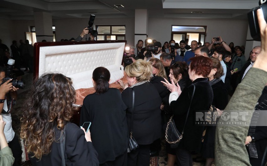 Ruhəngiz Qasımova dəfn olundu - YENİLƏNİB