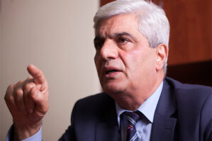 Erməni politoloqdan sensasion açıqlamalar: "Rusiya nə edirsə, Azərbaycanı dəstəkləmək üçün edir" 25 Erməni politoloqdan sensasion açıqlamalar: "Rusiya nə edirsə, Azərbaycanı dəstəkləmək üçün edir"