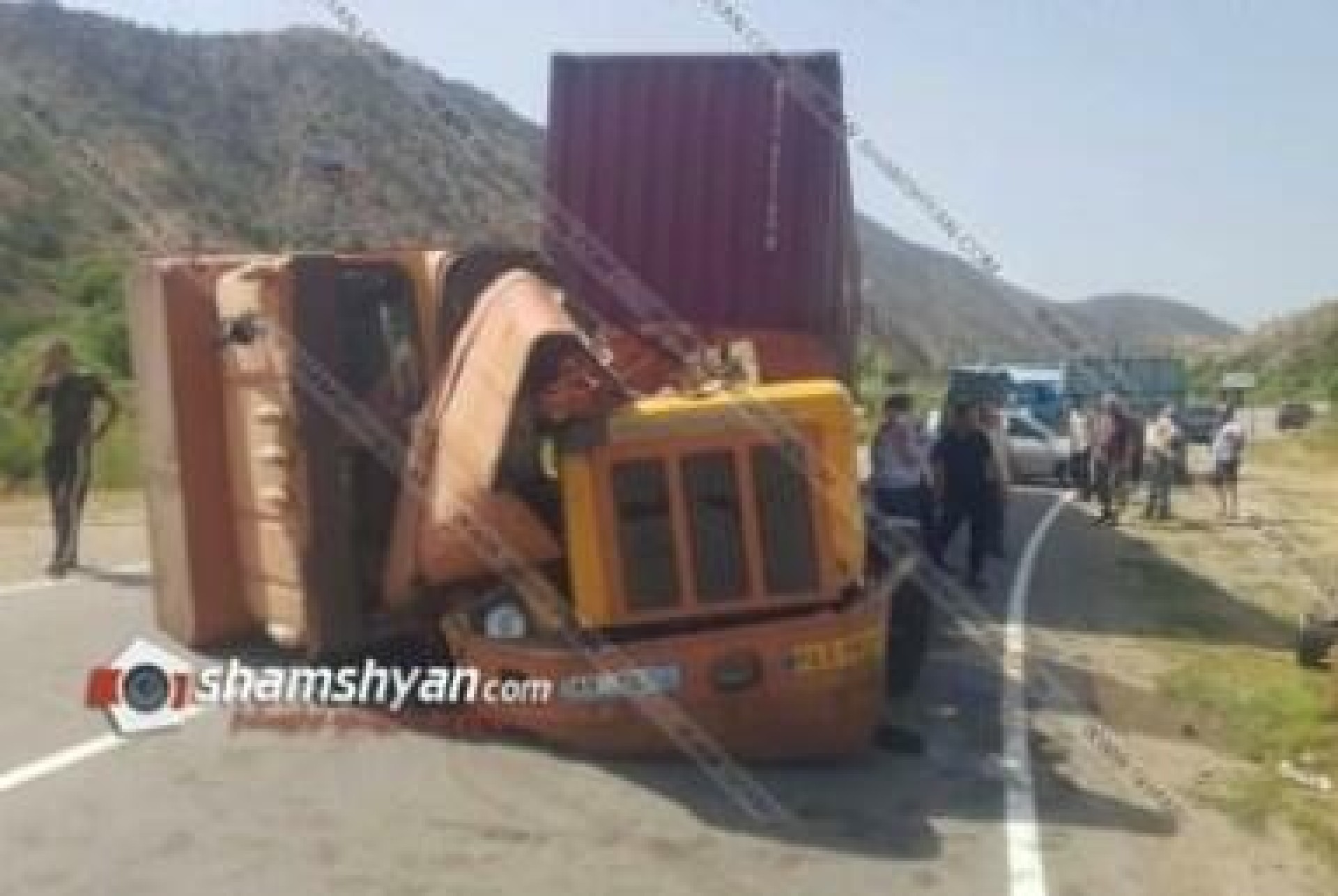 İranın daha bir yük maşını Ermənistanda aşdı