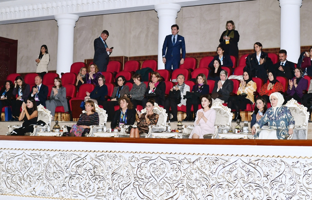 Birinci vitse-prezident “Lazgi” baletinə baxdı - FOTO