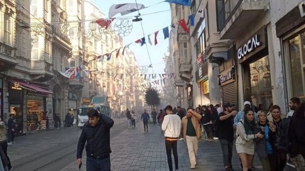İstanbulun Taksim meydanında terror hadisəsi: 6 ölü, 81 yaralı - YENİLƏNİB (3) - VİDEO +16
