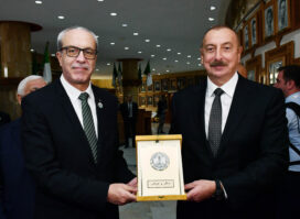 İlham Əliyev Əlcəzairdə Şəhidlər abidəsini və Milli Mücahidlər Muzeyini ziyarət edib - YENİLƏNİB