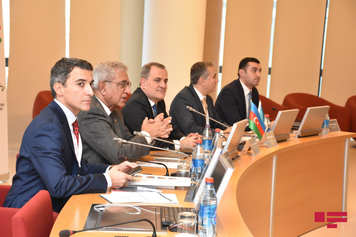 Ceyhun Bayramov Orta dəhlizə həsr olunmuş beynəlxalq konfransda çıxış edib - FOTO
