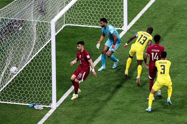 Futbol üzrə dünya çempionatının açılış oyununda ev sahibləri məğlub olub - YENİLƏNİB