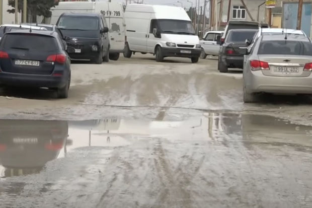 Qala qəsəbəsinin çarəsi tapılmayan yol dərdi - VİDEO 1 FotoJet 2022 11 22T234532.650 1