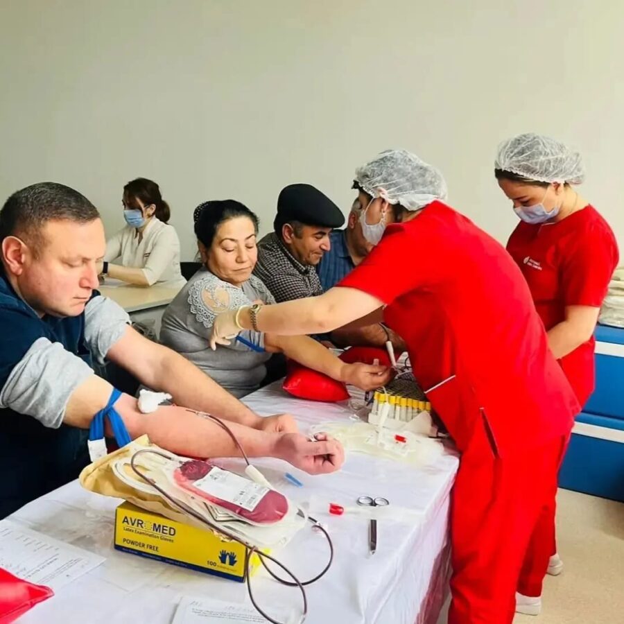 Bu klinikada qanvermə aksiyası keçirildi - FOTOLAR