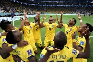 Futbol üzrə dünya çempionatının açılış oyununda ev sahibləri məğlub olub - YENİLƏNİB