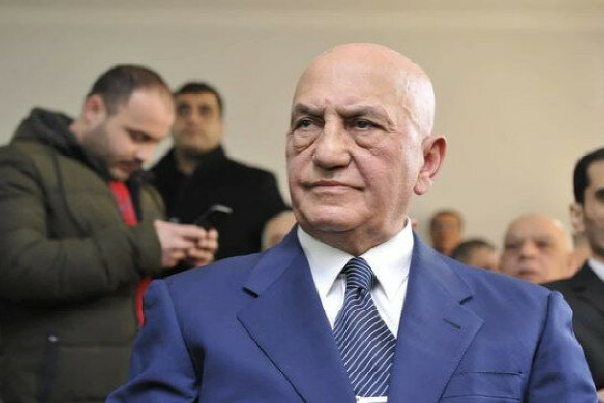 Əli İnsanovun iqtidarı dəstəkləməsinə YAP-dan və müxalifətdən reaksiya