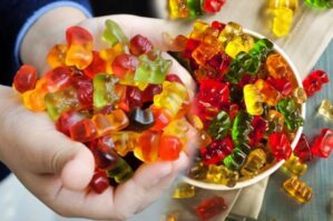 Azyaşlı qardaşlar siçan dərmanını “jelibon” bilərək yeyib öldülər