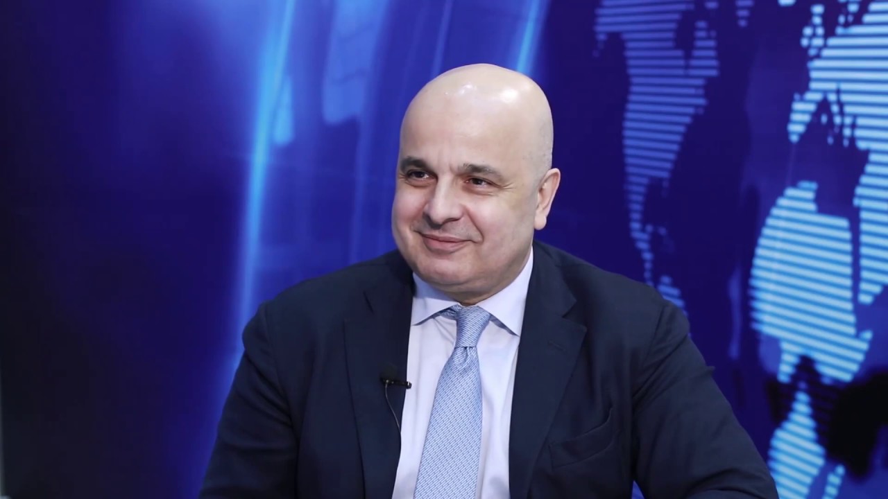 Azərbaycanlı professor Nobelçi alimlə bir arada