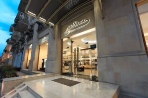 Məşhur mağazalar şəbəkəsi ödəmələrdən yayınıb