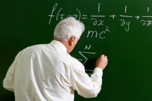 Sumqayıtda müəllimin tələbələri ilə sağollaşması maraq doğurdu - VİDEO