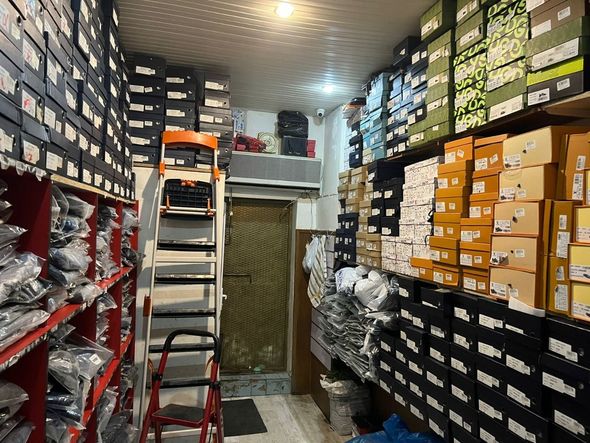 Məşhur kişi geyimləri mağazasının fəaliyyəti məhdudlaşdırıldı - FOTO / VİDEO