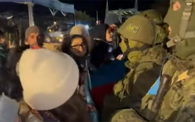 Sülhməramlıların qarşısında “Sarı Gəlin”i oxudular - VİDEO