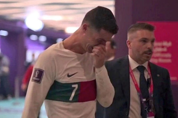 Ronaldo ağlayaraq meydanı tərk etdi - VİDEO 1 317942064 937061277273866 1835086680188821534 n 1