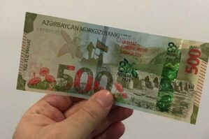 "500 manatlıq"ları mağazalarda niyə götürmürlər? - RƏSMİ CAVAB