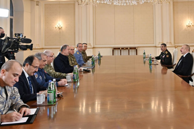 İlham Əliyev Hulusi Akarı qəbul etdi - Azərbaycan-Türkiyə birgə hərbi təlimləri müzakirə olundu