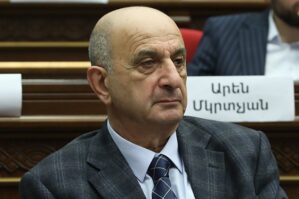 "Rus səfir bacarırsa, Laçına getsin" – Erməni deputat