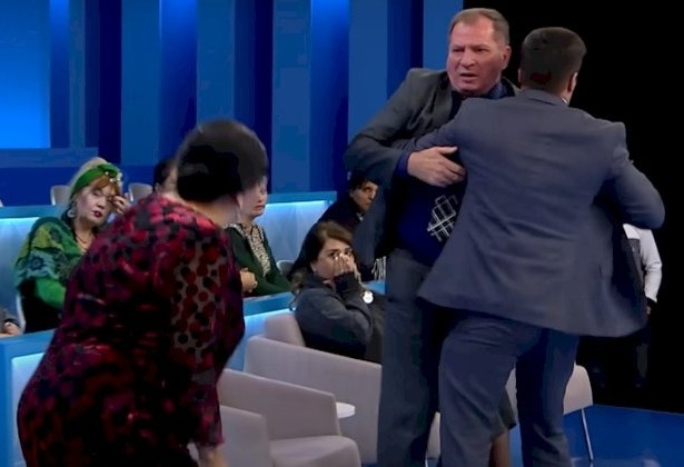 Efirdə rüsvayçılıq: müraciətlər nəticəsiz qalır