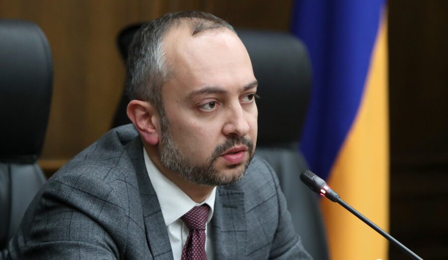 Paşinyanın deputatı: "Bu məsələyə rus sülhməramlıları baxır"