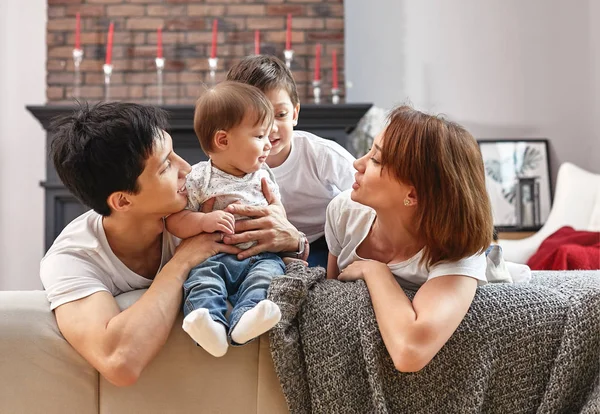 Övladına “Dilənçi”, “Cındır”, “Gürzəbəyim” adları qoyan valideynlər haqda psixoloq rəyi