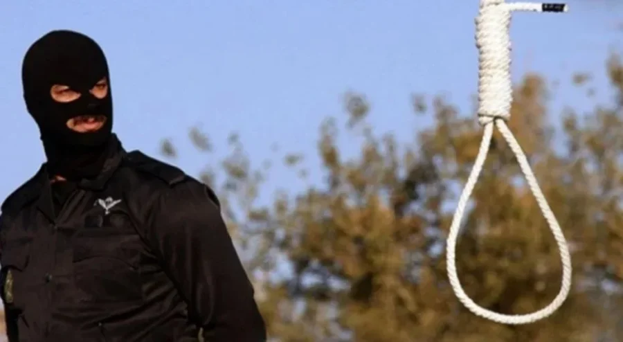 İranda üç qardaş edam edildi - FOTO