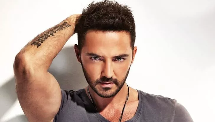 Məşhur müğənni infarkt keçirdi - FOTOLAR