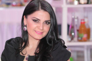 Müdafiə Nazirliyi məşhur müğənnini təltif etdi - FOTO