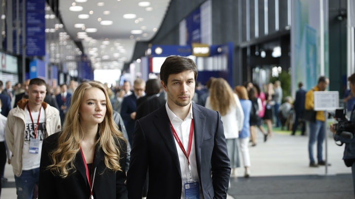 Peskovun qızı görün kimlə nişanlandı - FOTOLAR