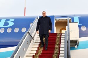 Prezident Sankt-Peterburqa getdi - FOTO