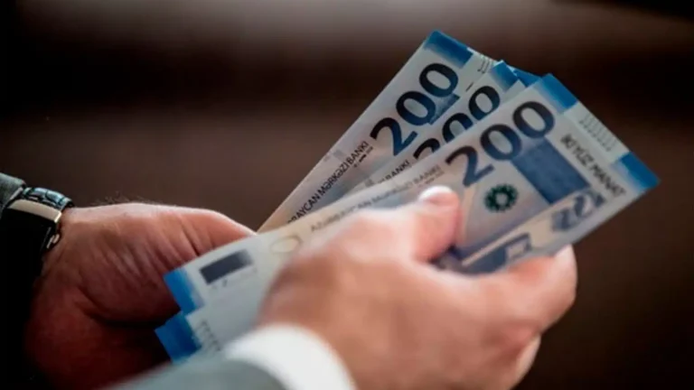 Orta aylıq maaş açıqlandı: 4 min manat qazananlar kimlərdir?