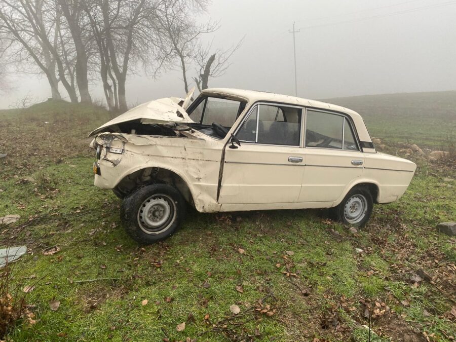 Maşın qaçıran yeniyetmələr başlarına iş açdılar - FOTO