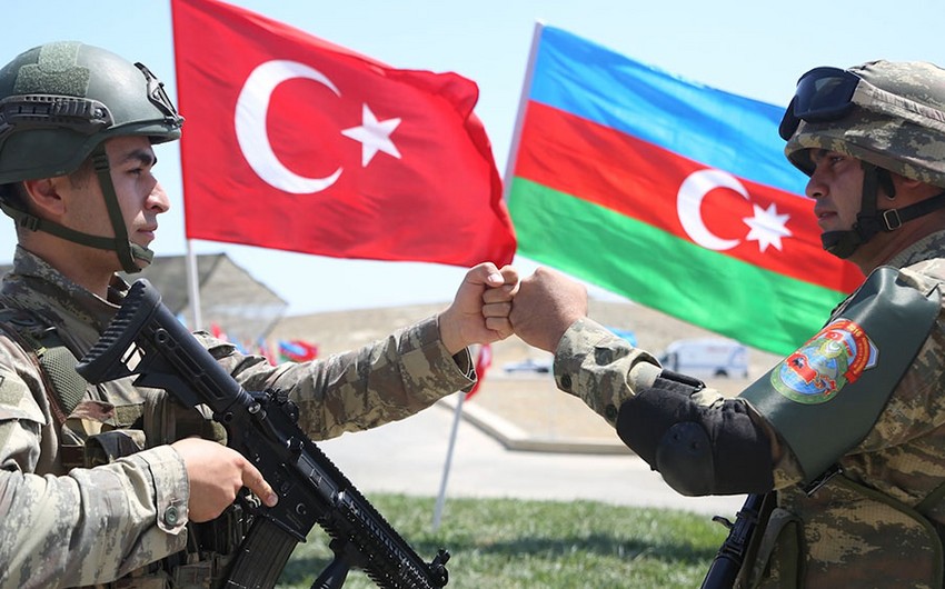 "Qardaş yumruğu" təlimindən VİDEO