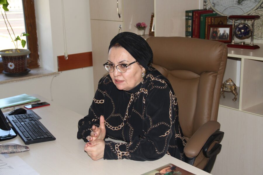 "Bəziləri "filan qız məni atdı" deyə intihar edirlər"