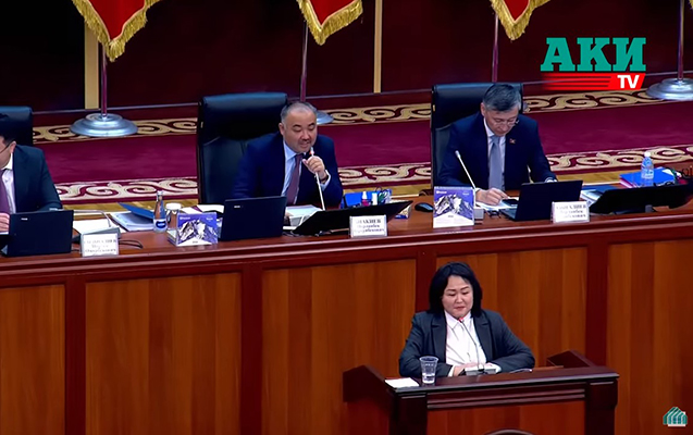 Qırğızıstan parlamentində rus dili qalmaqalı - VİDEO 1 Qırğızıstan parlamentində rus dili qalmaqalı - VİDEO
